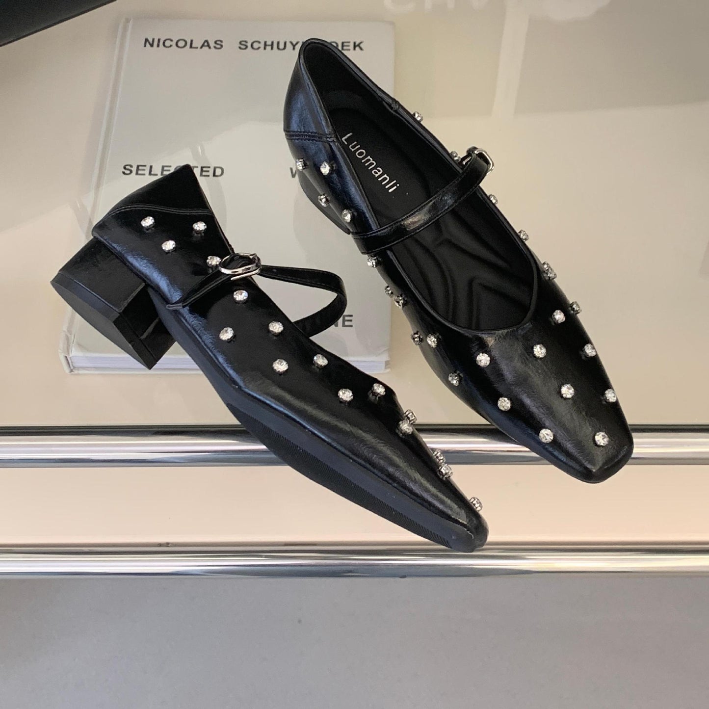 Women's Korean Style Rivet Low Mary Jane French Shallow Mouth Heels