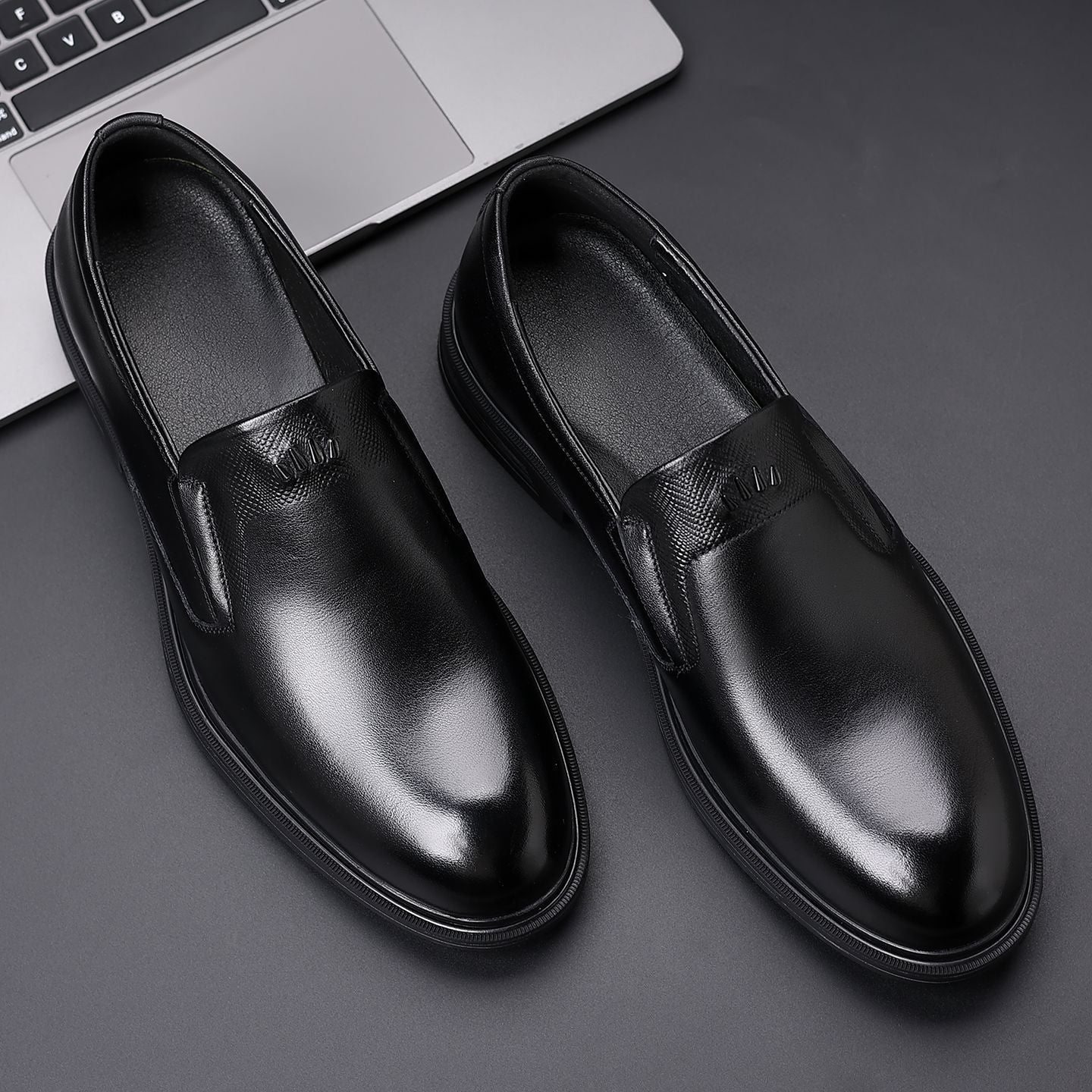 Men's Top Layer Cowhide Slip-on Formal Wear British Men's Business Leather Shoes