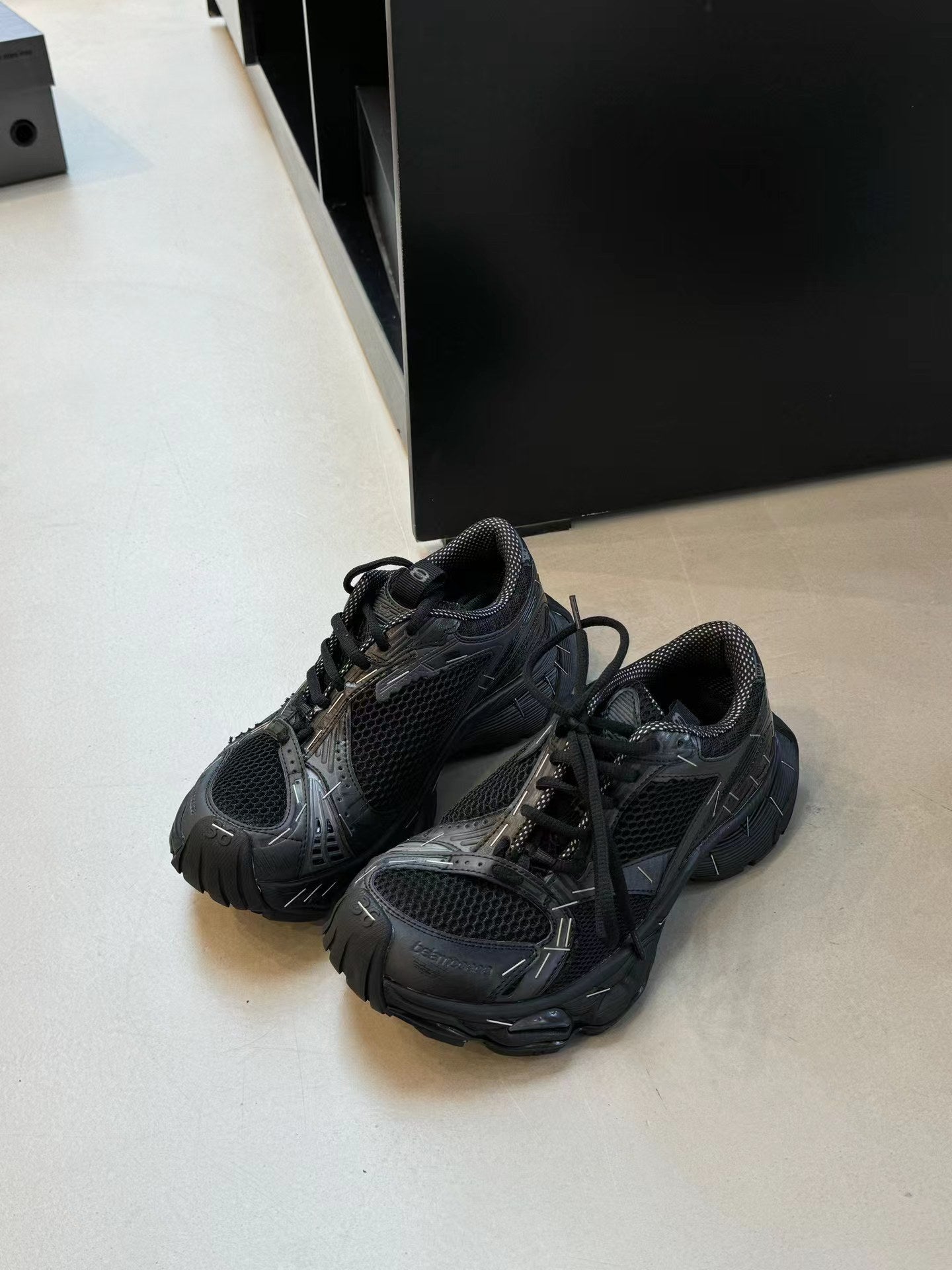 Retro Distressed Brushed Thick Bottom Breathable Sneakers