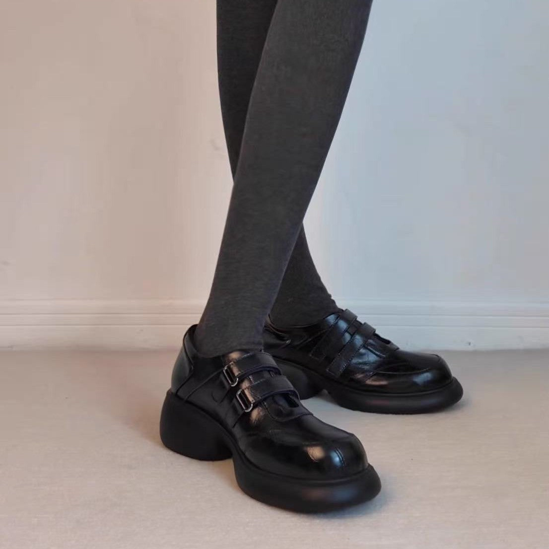 Women's British Style Velcro Niche Thick-soled Small Loafers