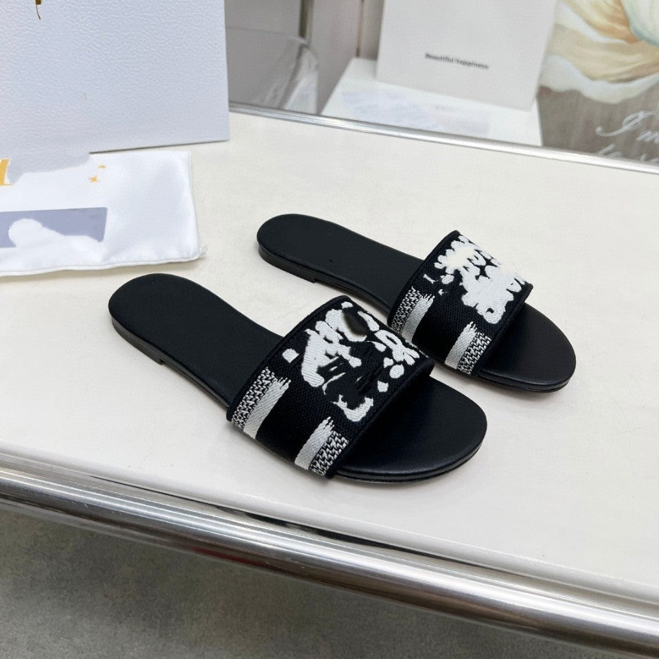 Women's Nigeria Embossed Embroidery Plus Size Flat Slippers