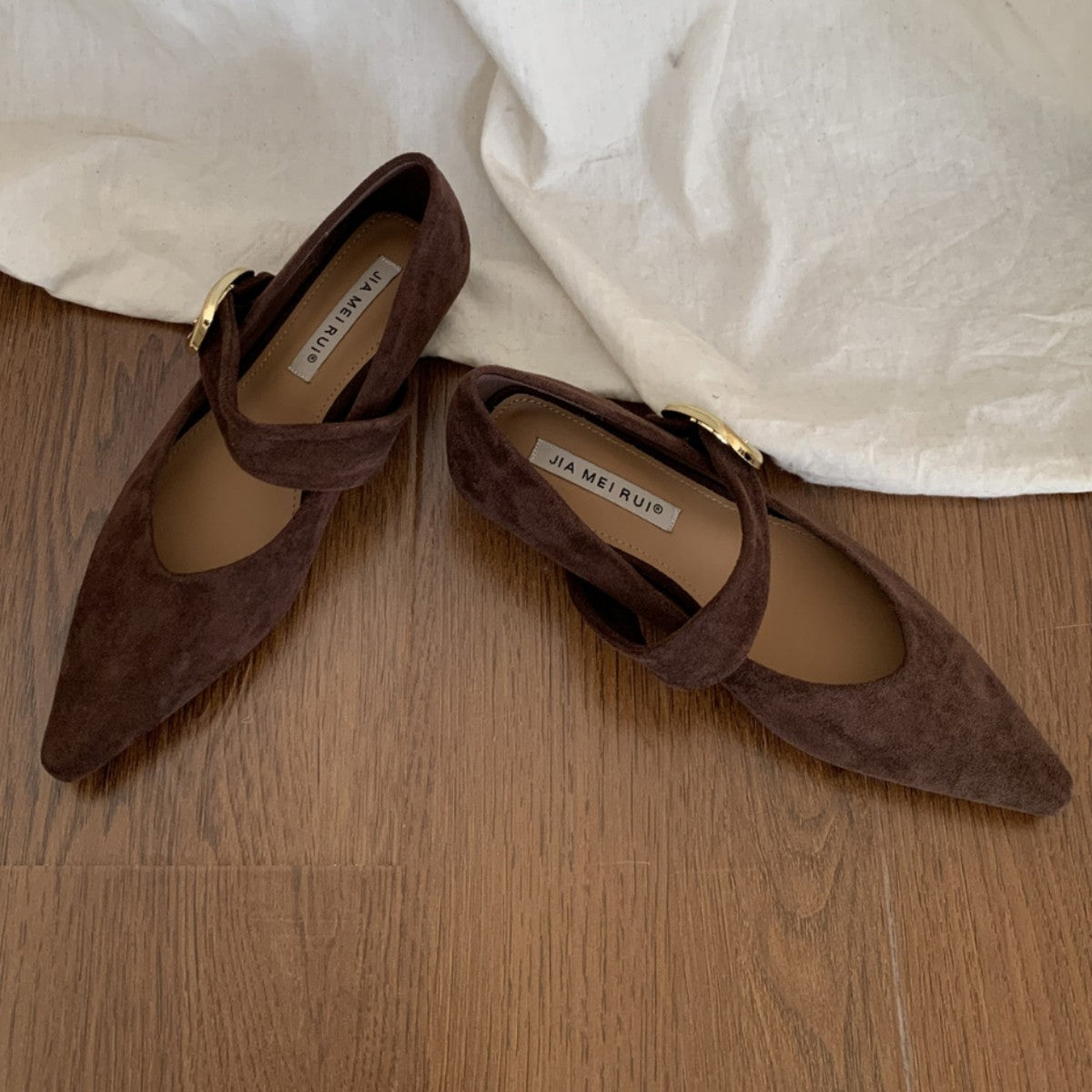 Women's Style Pointed Toe Shallow Mouth Buckle Flat Low Pumps Suede Women's Fashion Shoes
