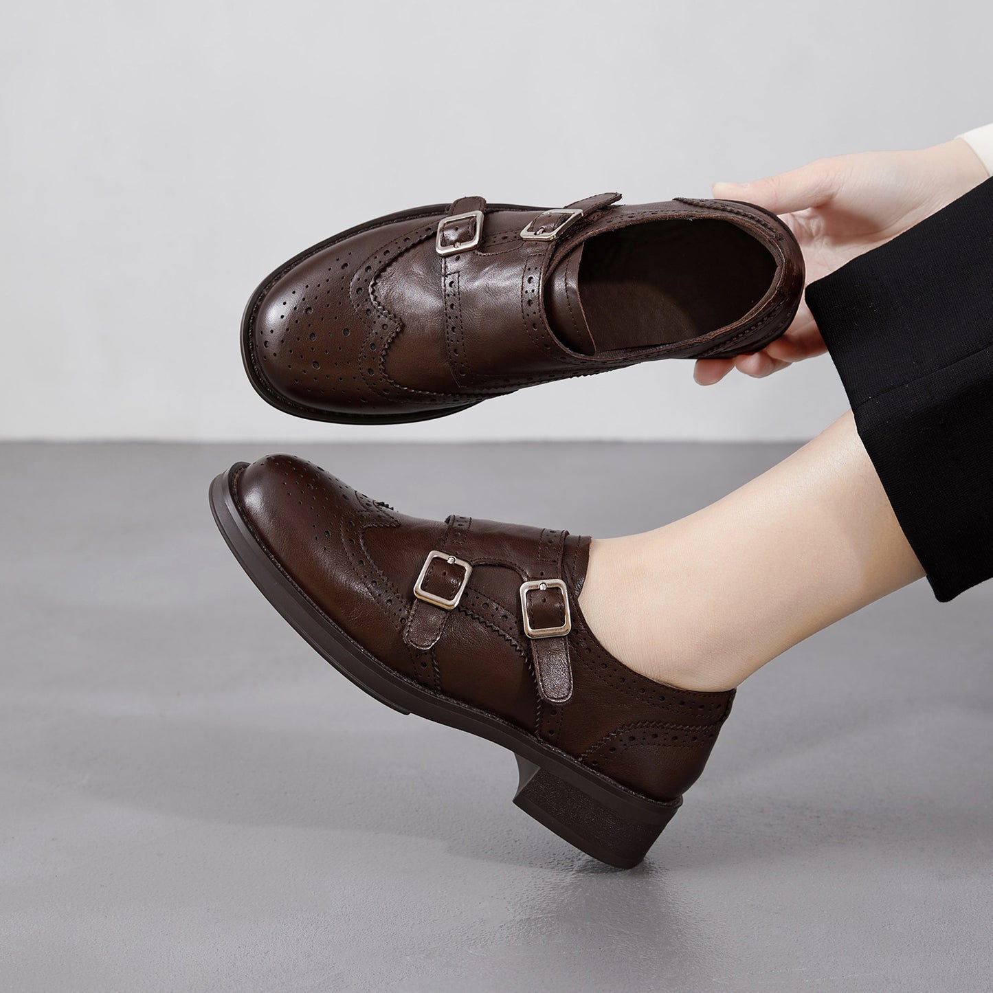 Women's Hand-held Cowhide Handmade British Style Retro Distressed Carving Brogue Women's Casual Shoes