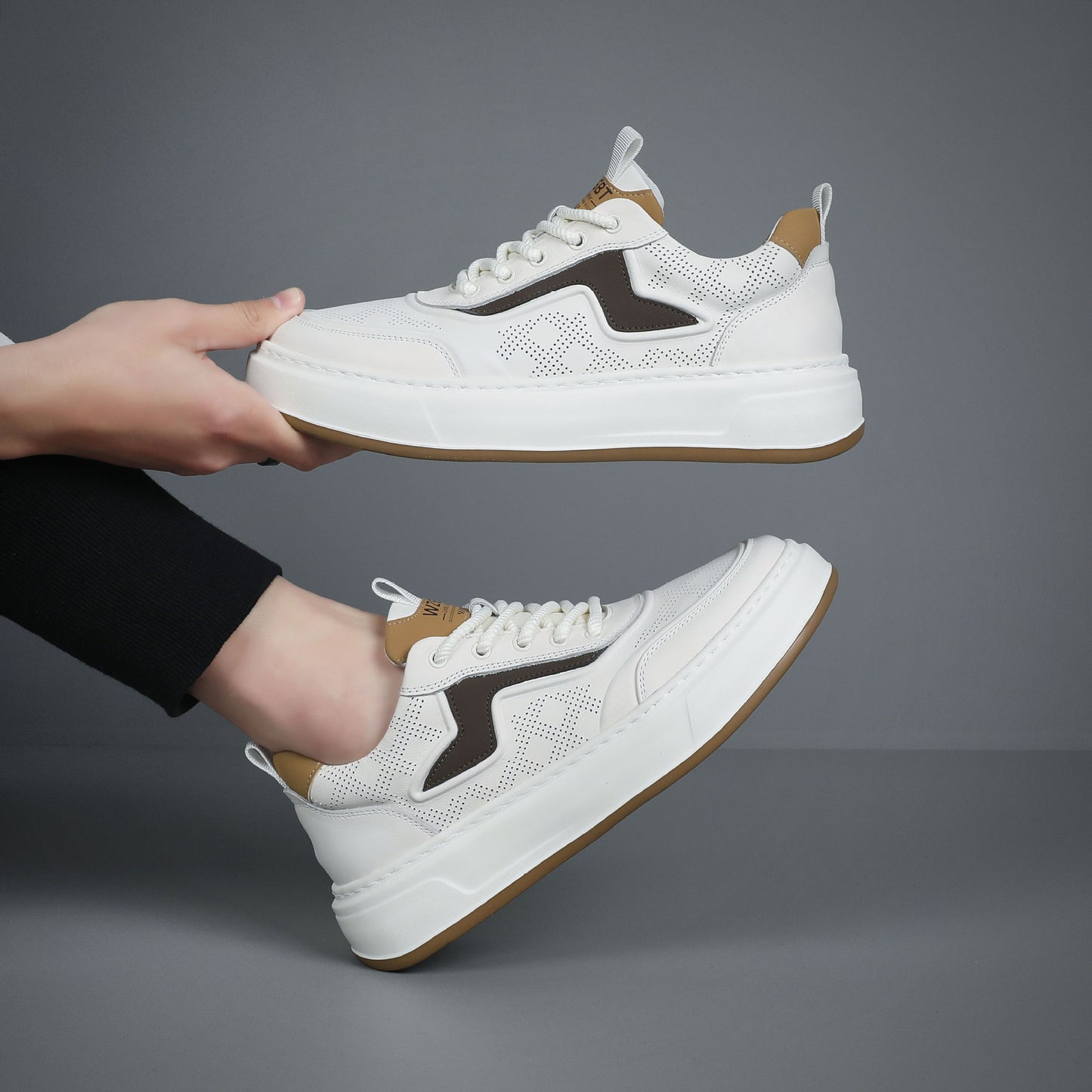 Men's Genuine Pure Cowhide Breathable Fashionable Soft Bottom Men's Board Shoes