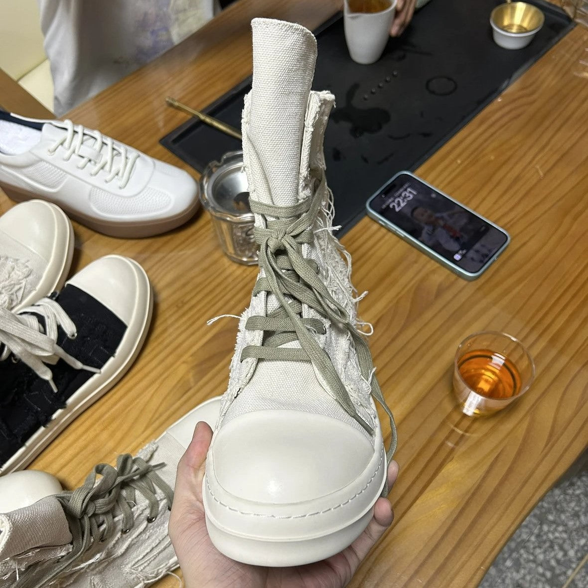 Women's & Men's Tassel Milk Fragrance Board Breathable Distressed Men's Canvas Shoes