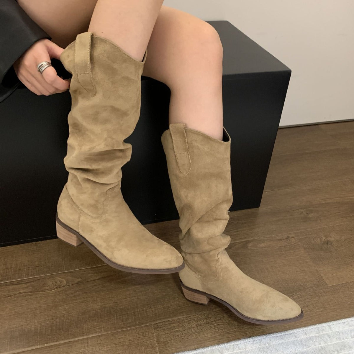 The Knee High Fashion Pointed Chunky Women's Leather Boots