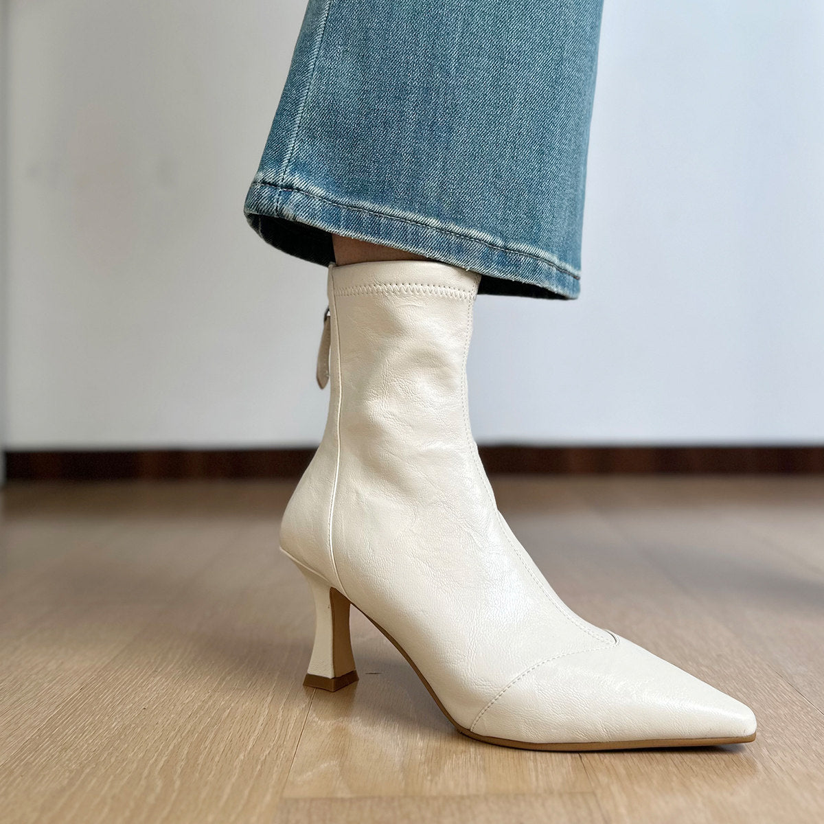 Women's Cowhide Version French Pointed Toe Stretch Thin Women's Leather Boots