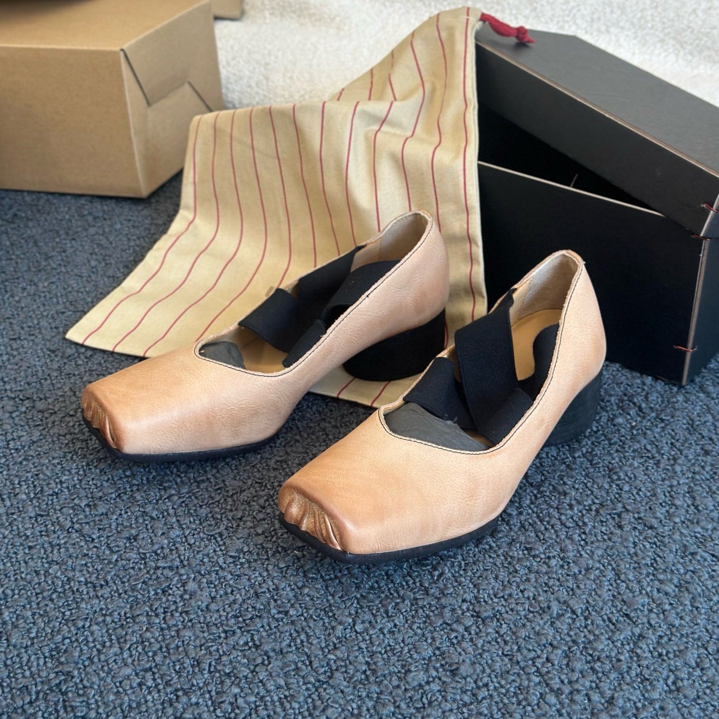 Women's Style Handmade Retro Pig Nose Ballet Authentic Square Toe Mid Heels