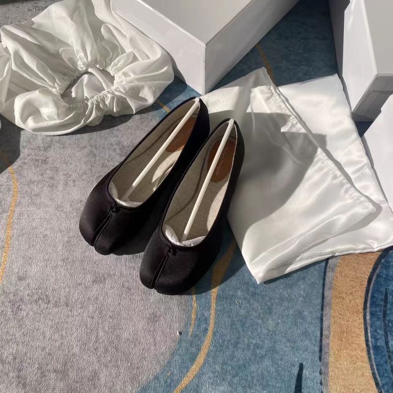 Women's Pleated Flat Round Toe Trotter Horseshoe Women's Fashion Shoes