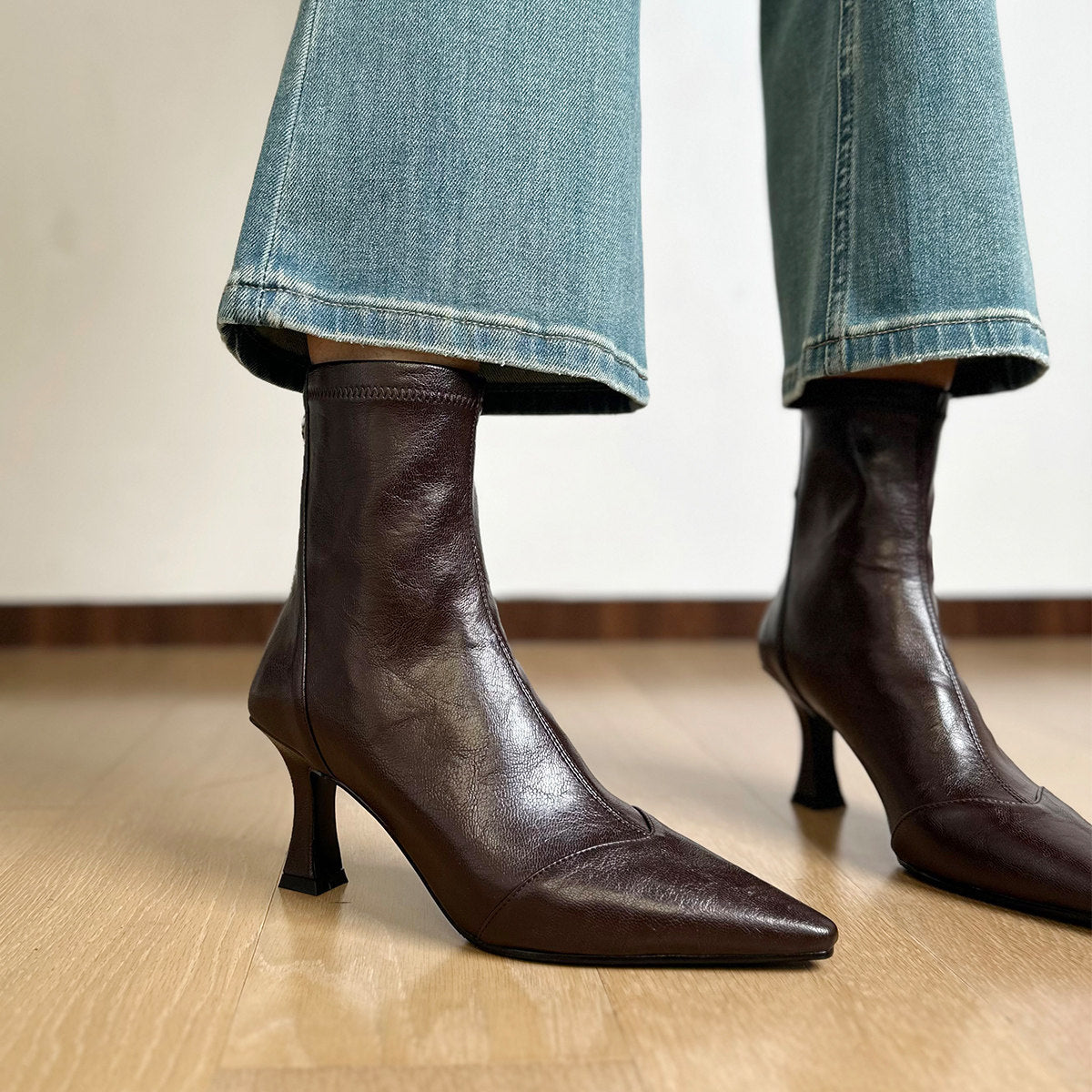 Women's Cowhide Version French Pointed Toe Stretch Thin Women's Leather Boots