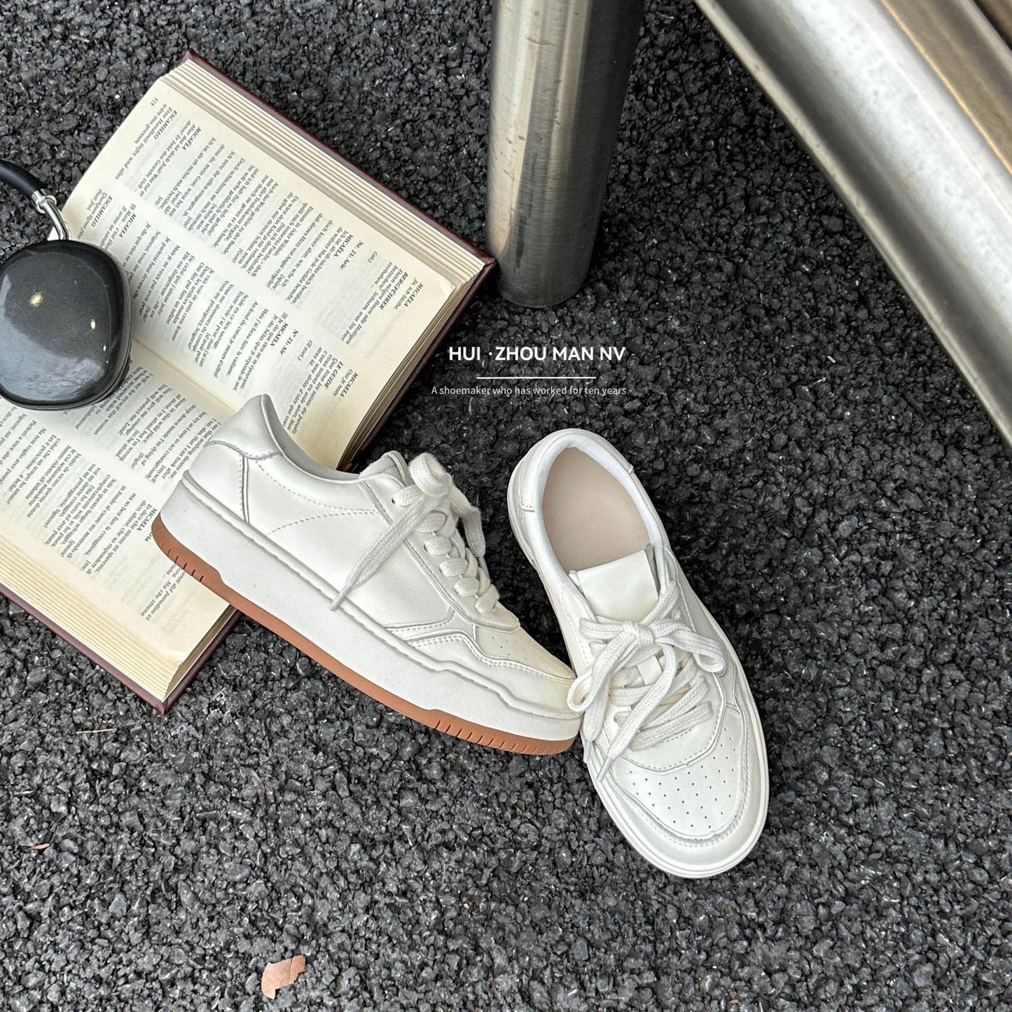 Women's Retro White Pleated Platform Height Increasing Soft Bottom Sneakers