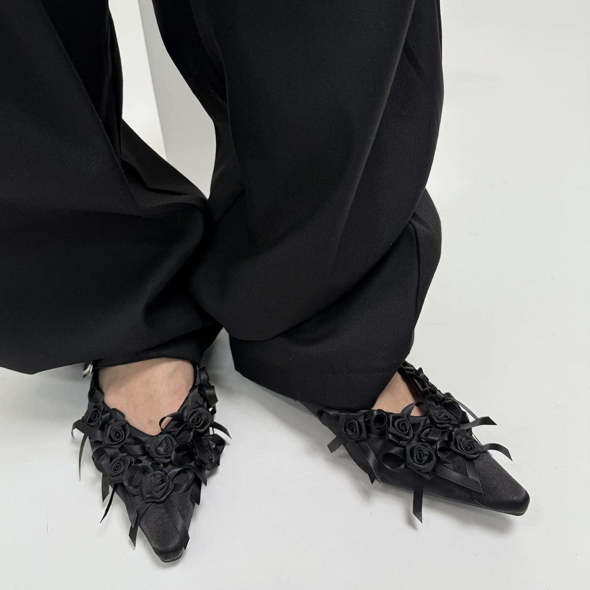 Women's Spring Design Niche Black Rose Pointed Buckle Low Heels