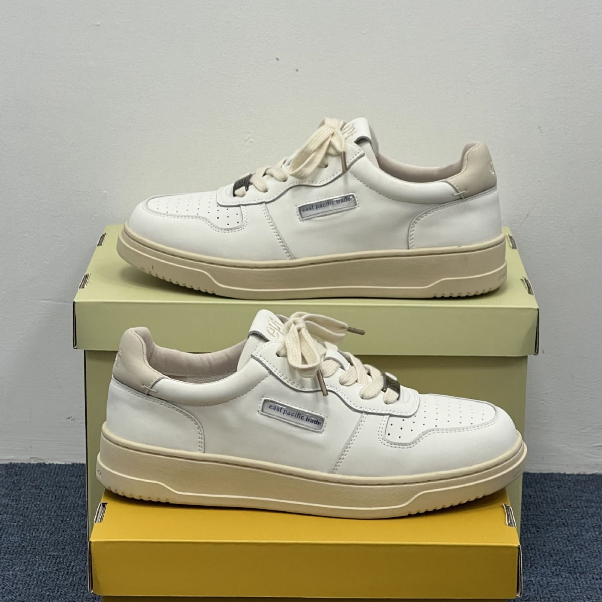 Women's Sports Retro Round Toe Niche White Sneakers
