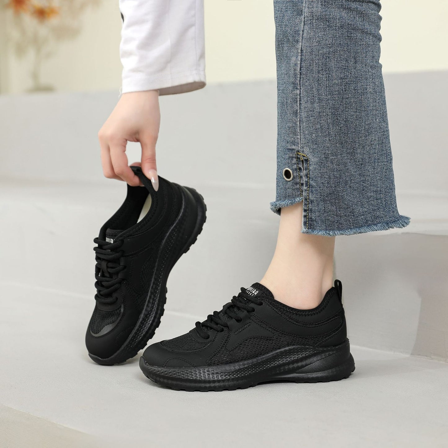 Women's Super Soft Breathable Sole Platform Mesh Surface Lightweight Women's Sports Shoes