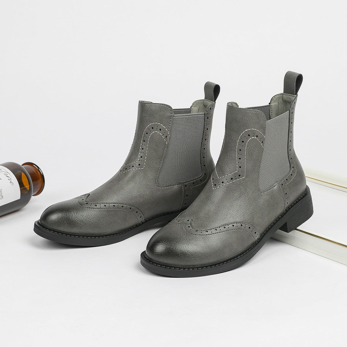 Women's Brogue Carved Ankle Fashionable Commuter Soft Women's Leather Boots