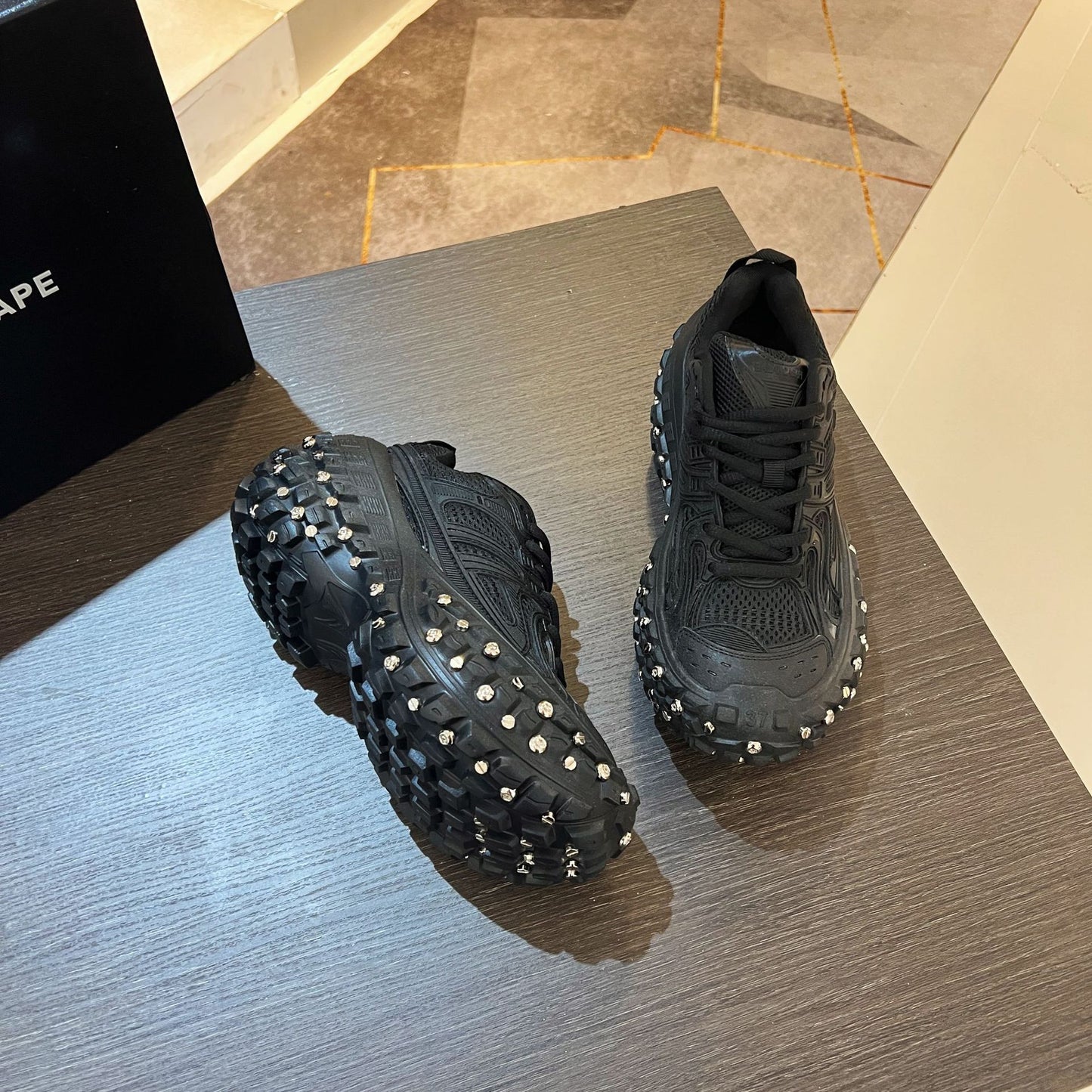 Women's Low Top Lovers Fashion Distressed Raise Casual Shoes