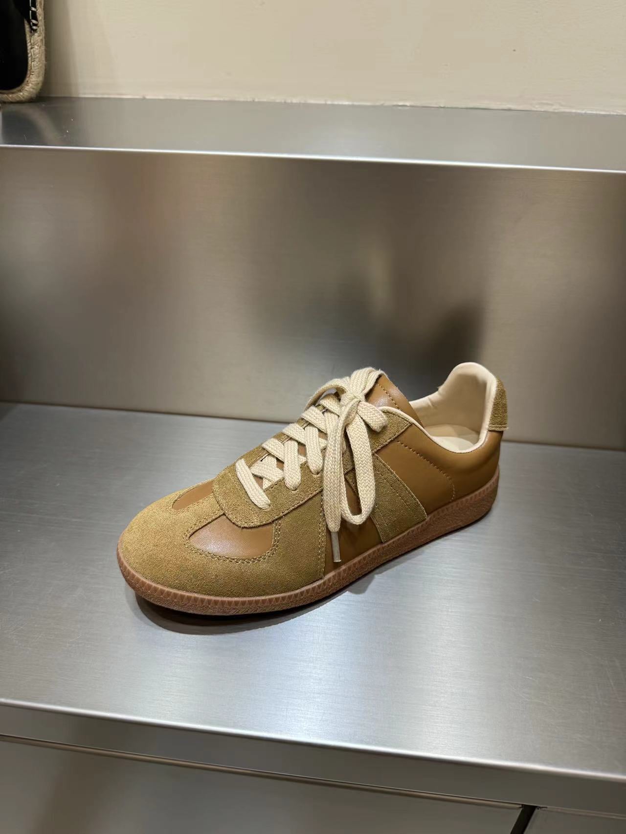 Women's Elk High Version Retro Genuine German Training Round Sneakers