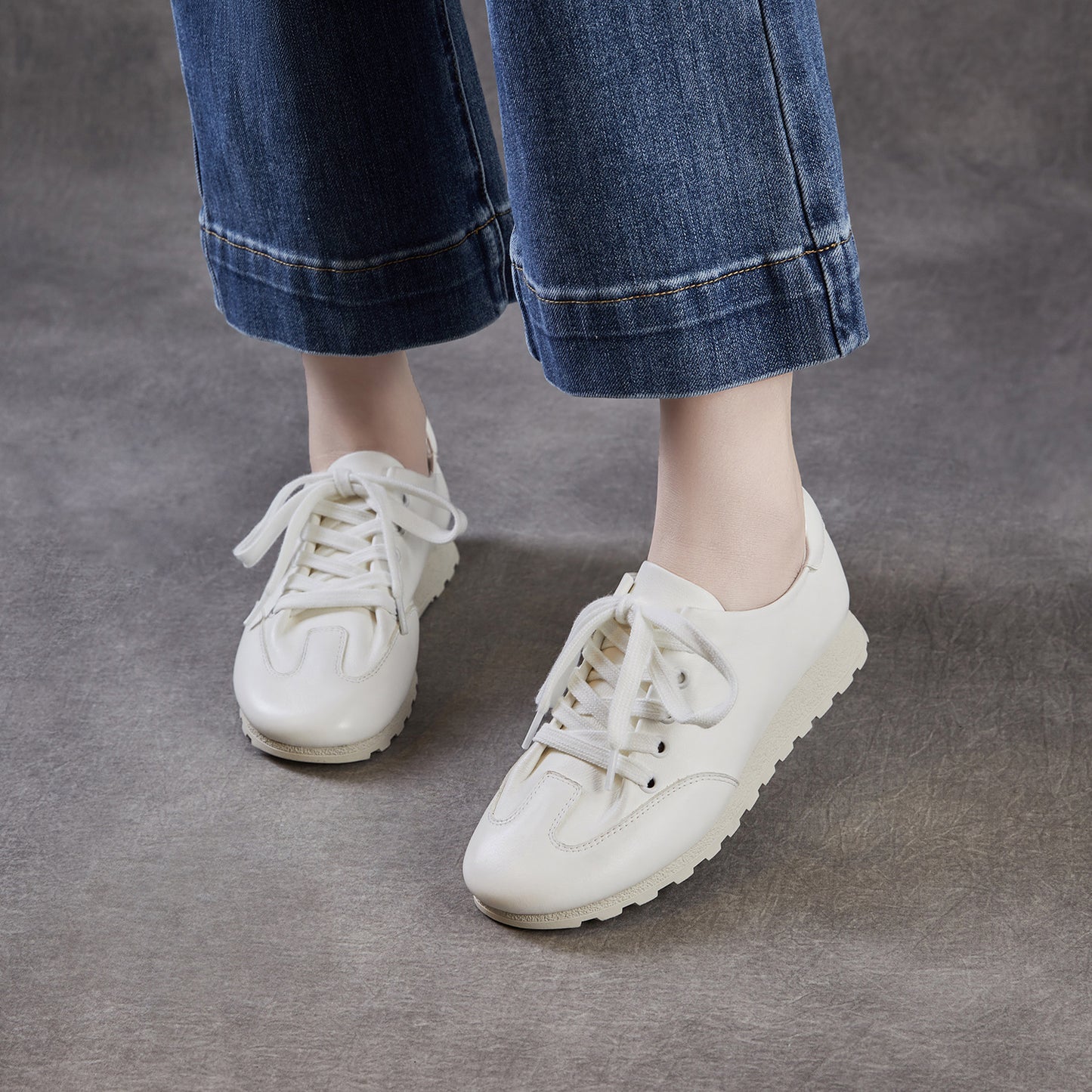 Women's Spring Lightweight Lace Up Real Sports Flat Women's Casual Shoes