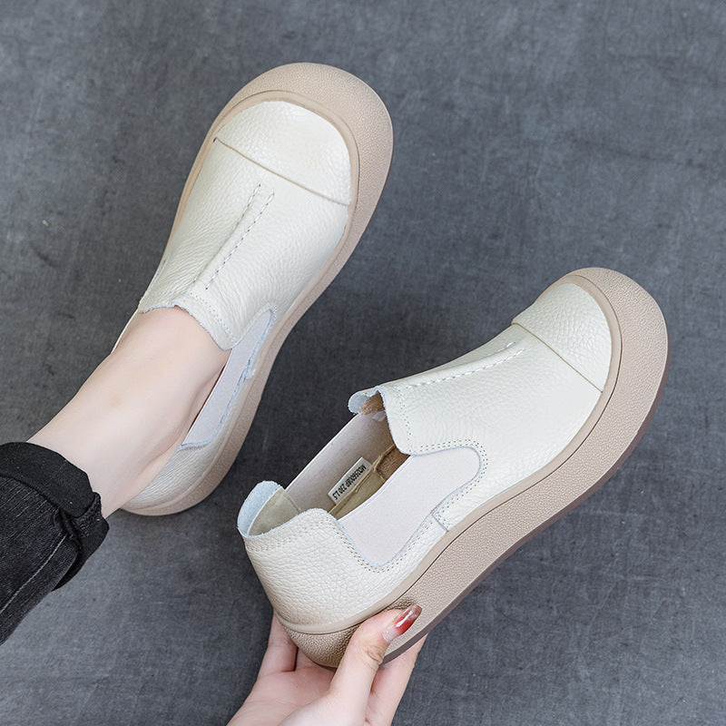 Women's Autumn Slip-on Simple Retro Handmade Round Toe Loose Commuter Flat Women's Casual Shoes