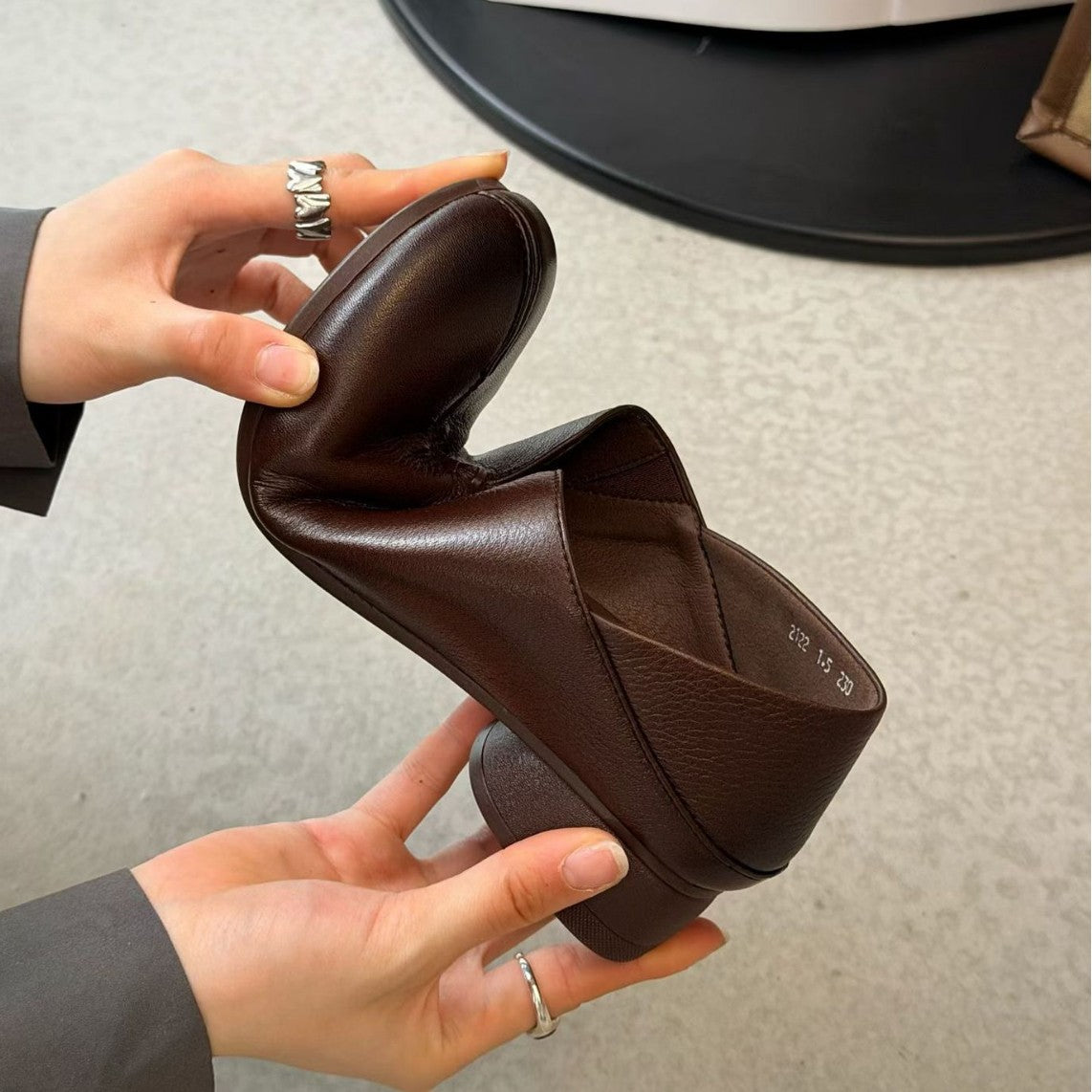 Women's Retro Genuine Temperament Commute Slip-on Short Women's Fashion Shoes