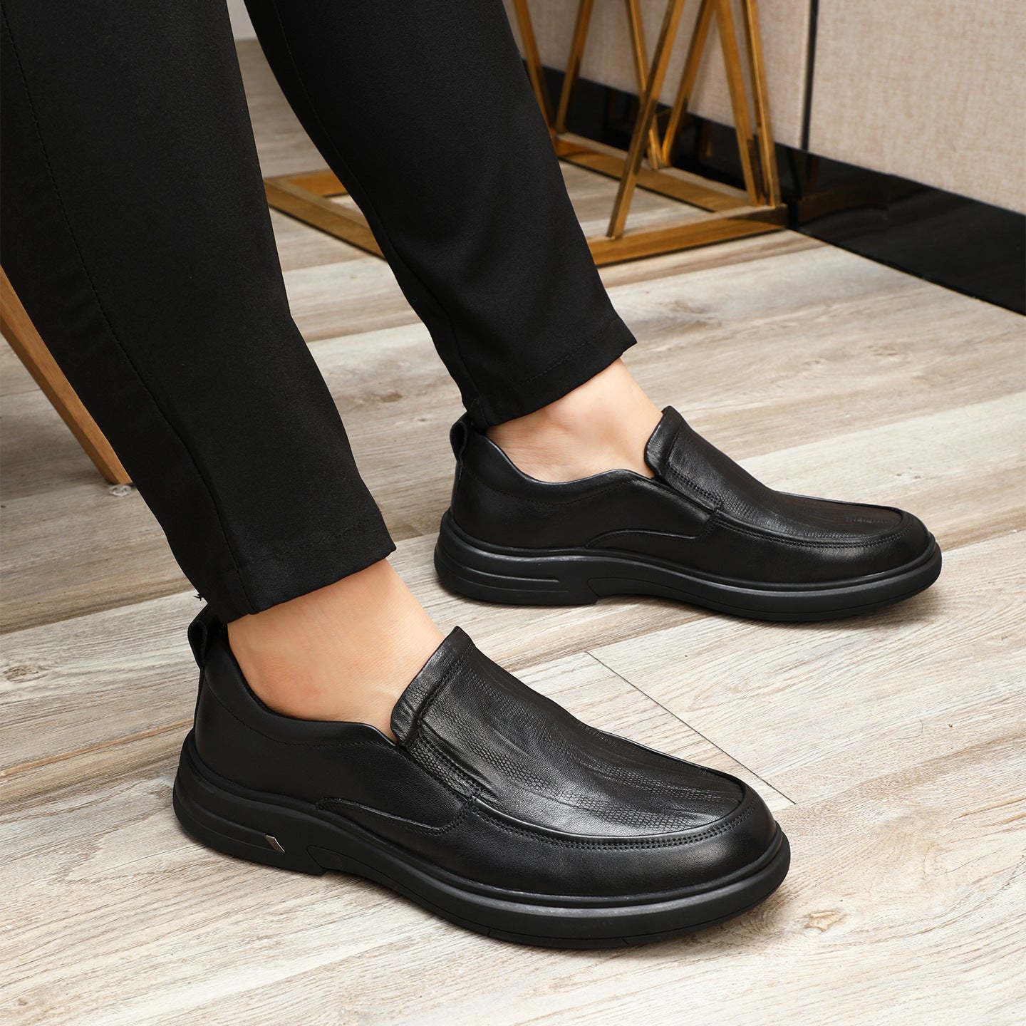 Men's Super Soft Loose Comfortable Spring Slip-on Men's Casual Leather Shoes