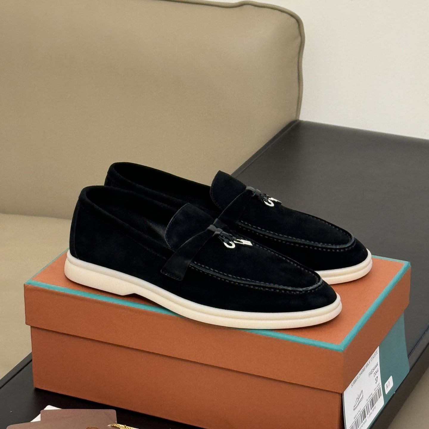Women's & Men's Retro Genuine Suede Slip-on Round Toe Loafers