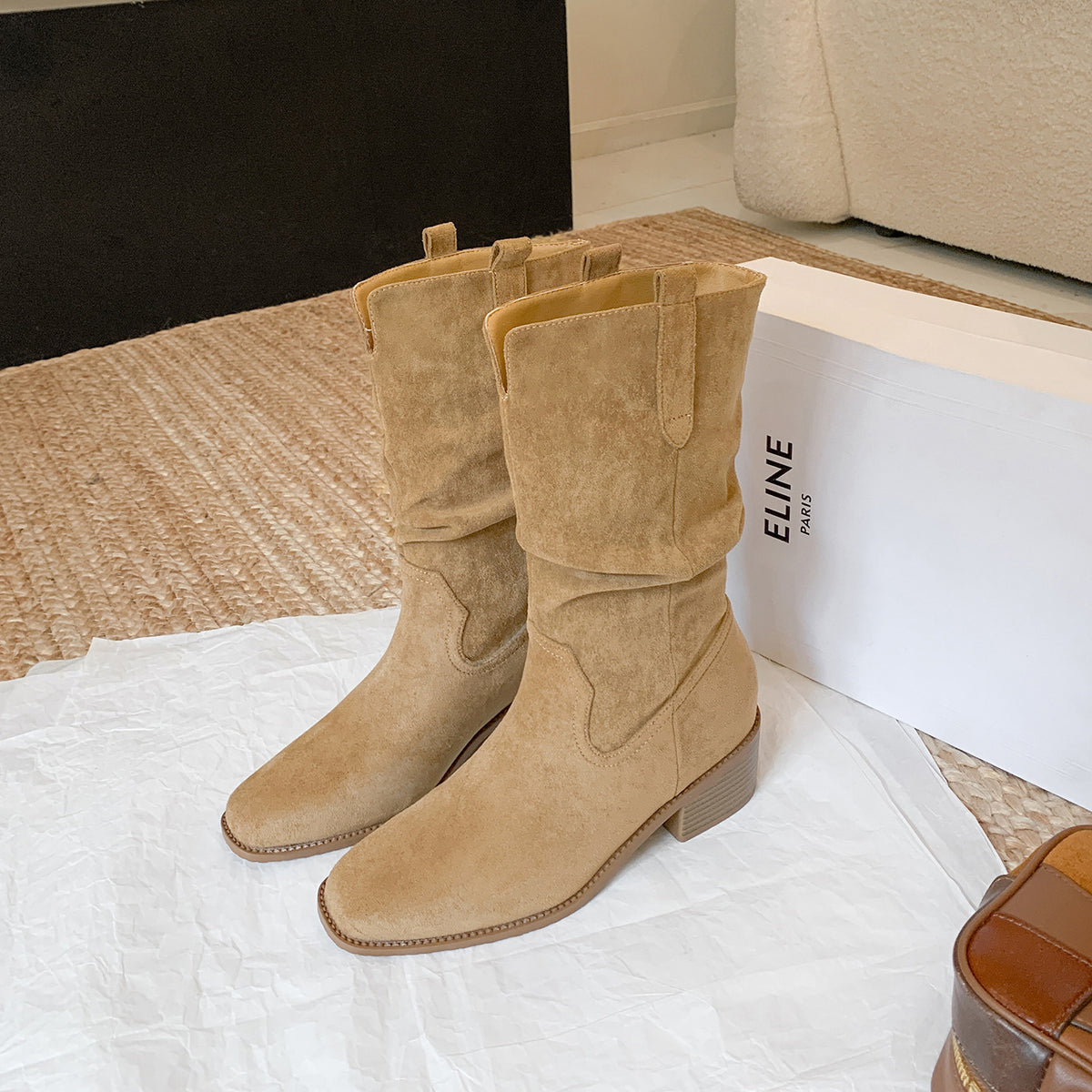 Women's Round Toe V Cut Chunky Platform Boots