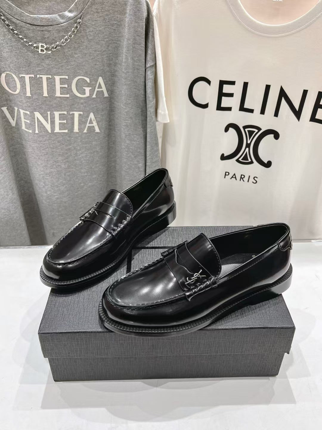Women's Small Four Fashion European Version Genuine Loafers