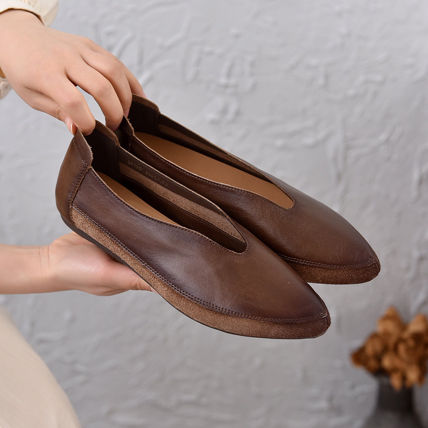 Women's Layer Cowhide Vintage Weave Pointed Toe Old Money Style Temperament Heels