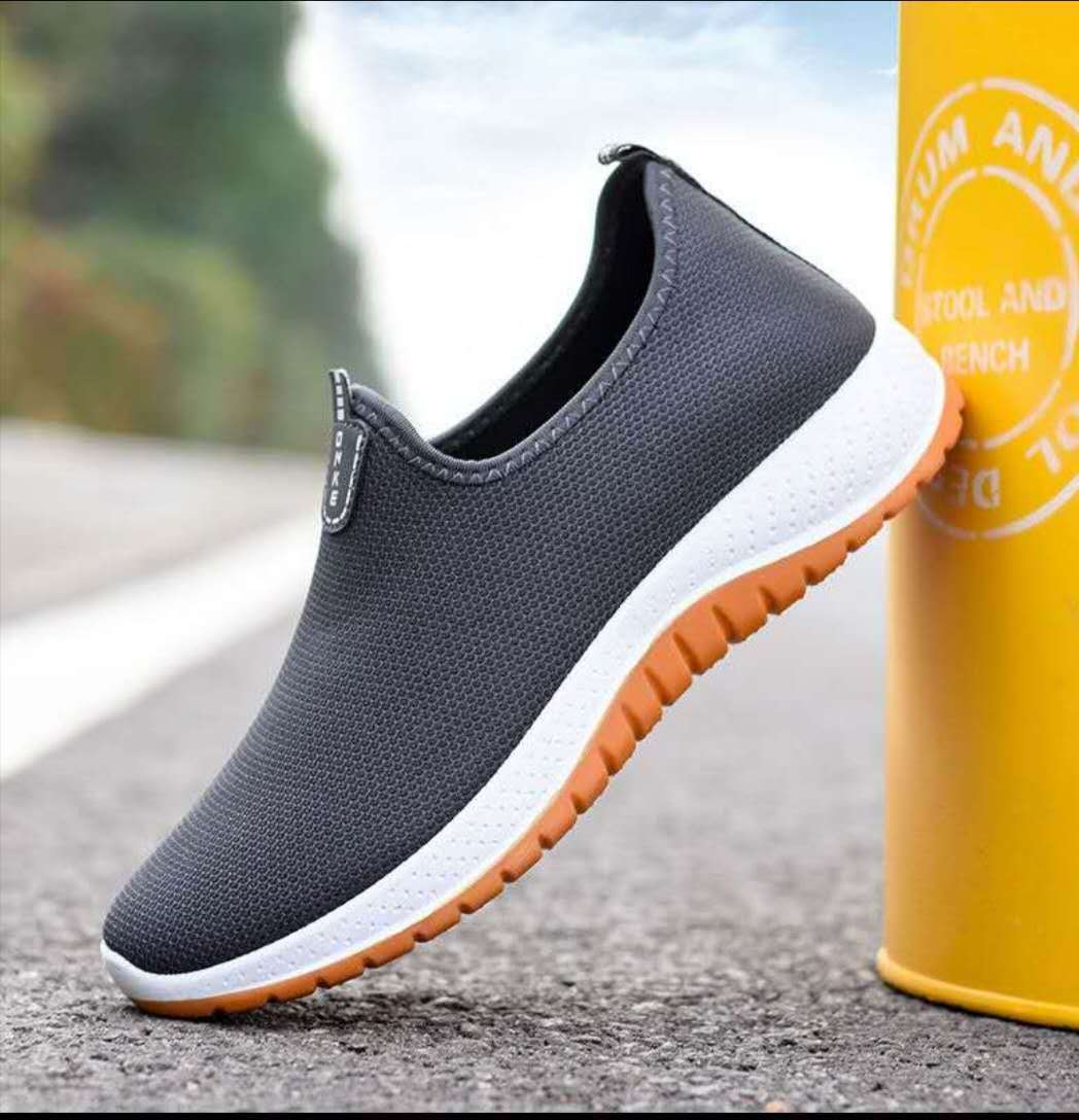 Men's Breathable Comfort Wearable Running Soft Bottom Casual Shoes