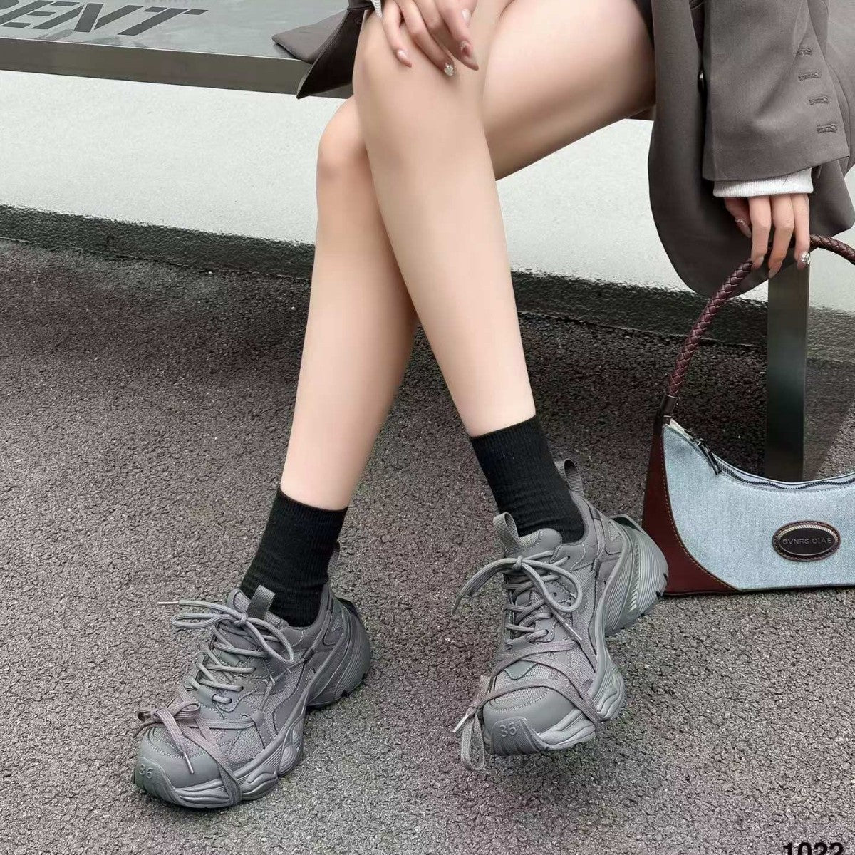 Women's Genuine European Goods Fashion Platform Lace Up Sneakers