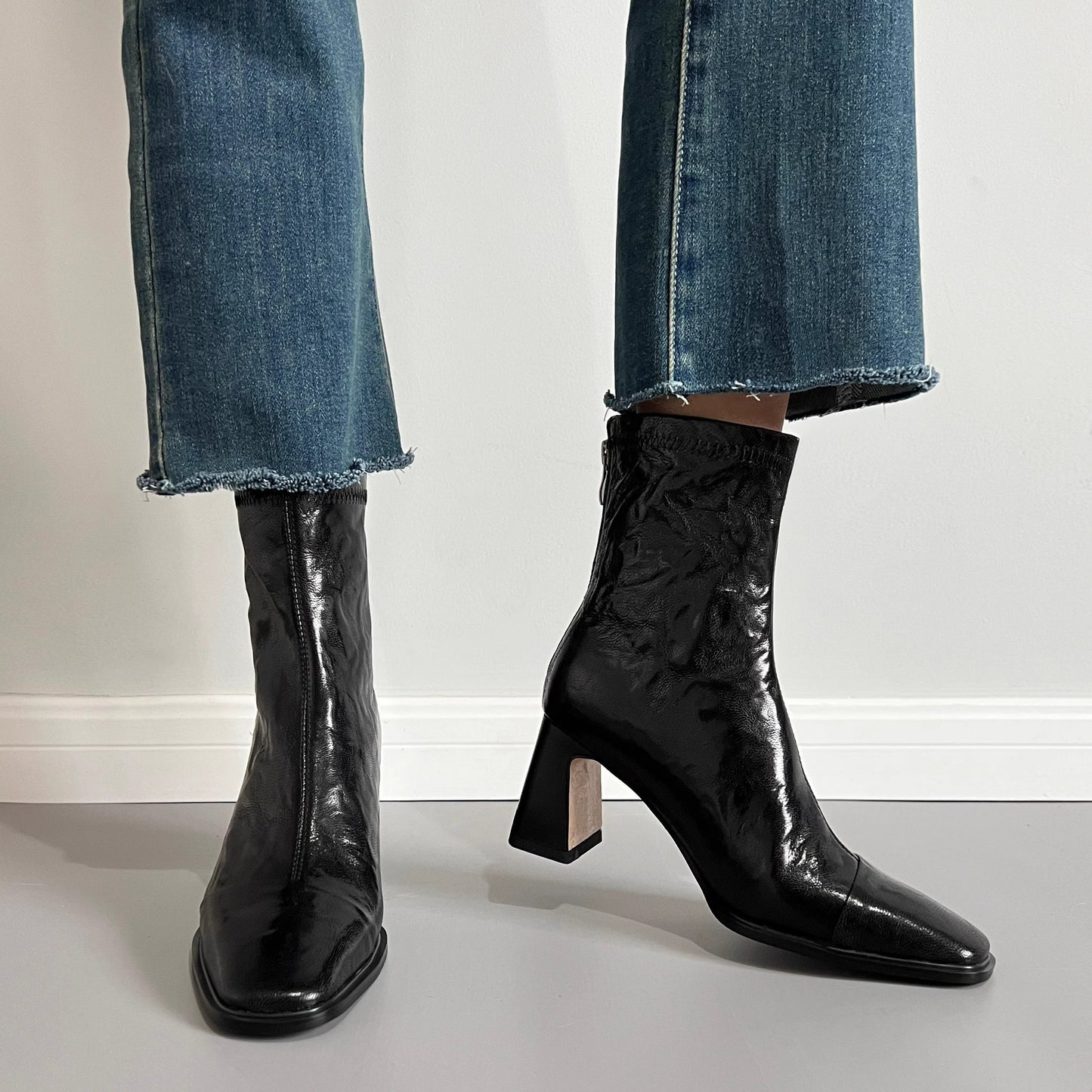 Women's Short With Scratch Pattern Soft Style French Retro Skinny Small Women's Leather Boots