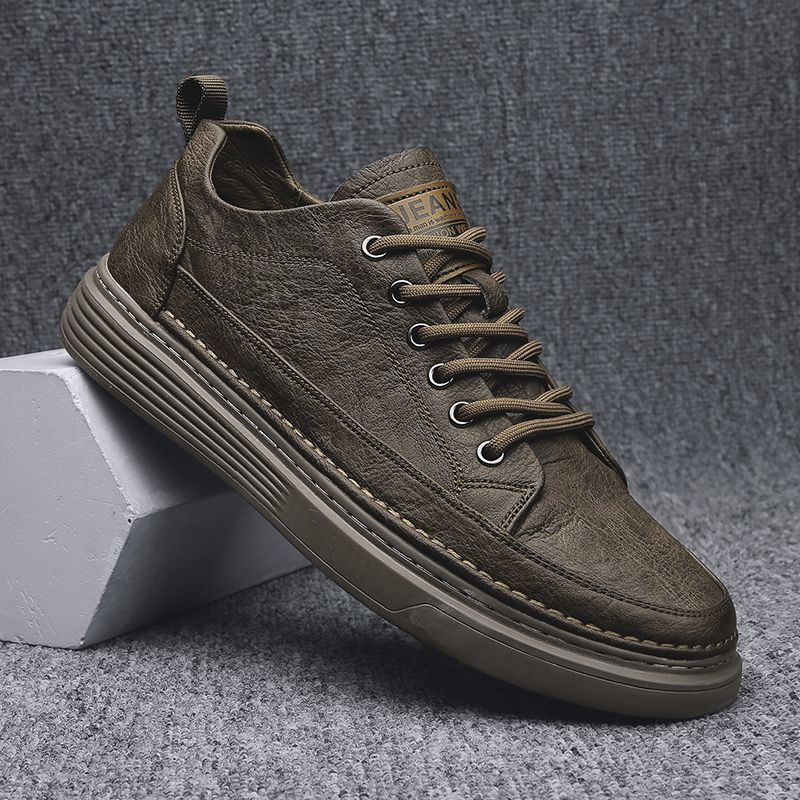 Men's Board Martin Small Feet Green Handsome Sneakers