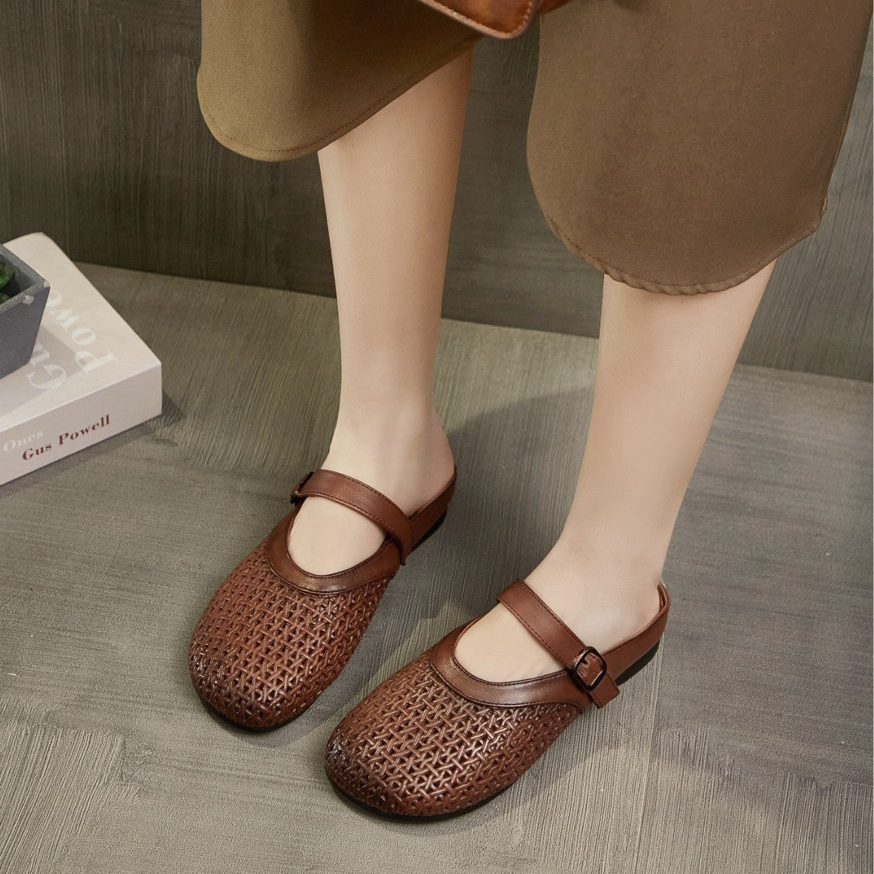 Women's Outer Wear Closed Toe Fashion Soft Bottom One Sandals