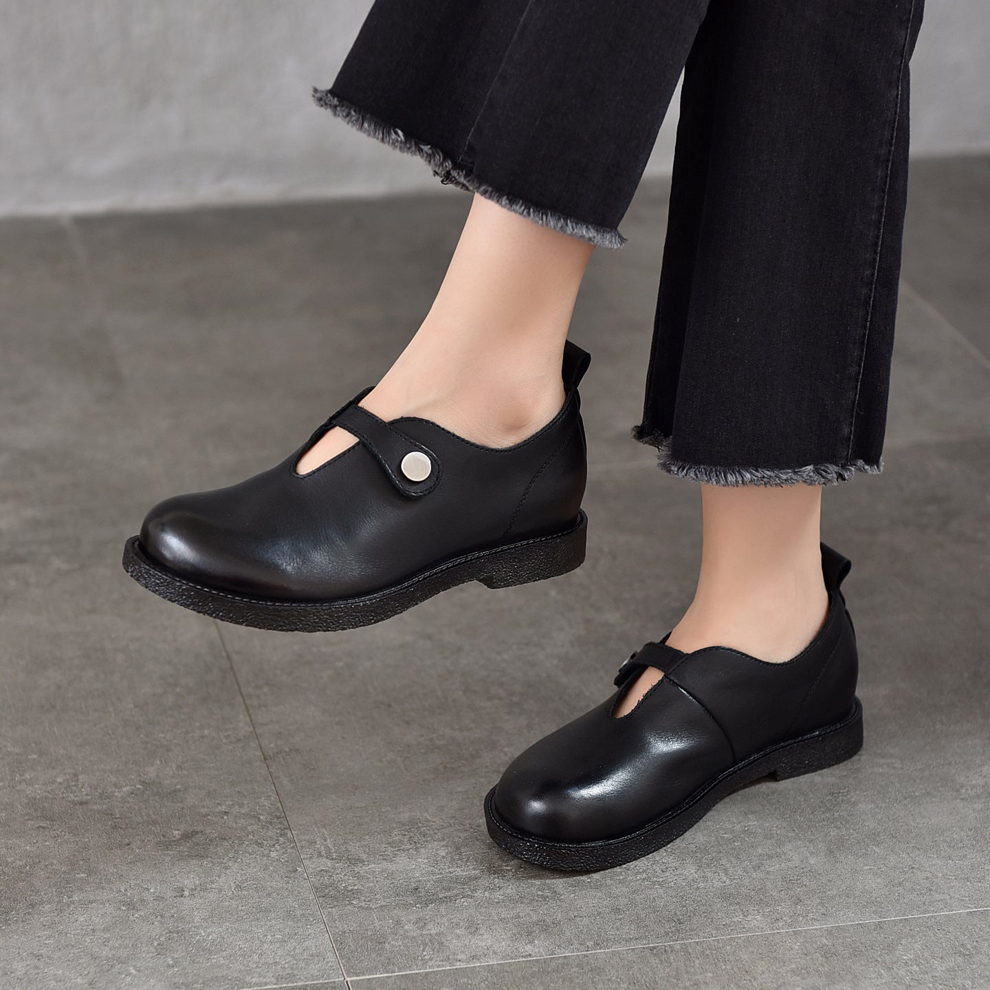 Women's Buckle Retro Round Head Genuine Spring First Layer Cowhide Flat Women's Casual Shoes