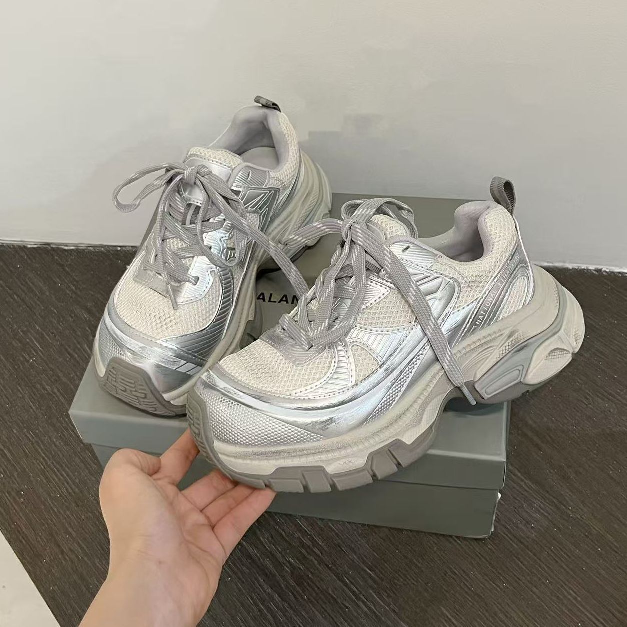 Women's Retro Distressed Dirty Dad Mesh Surface Platform Sneakers