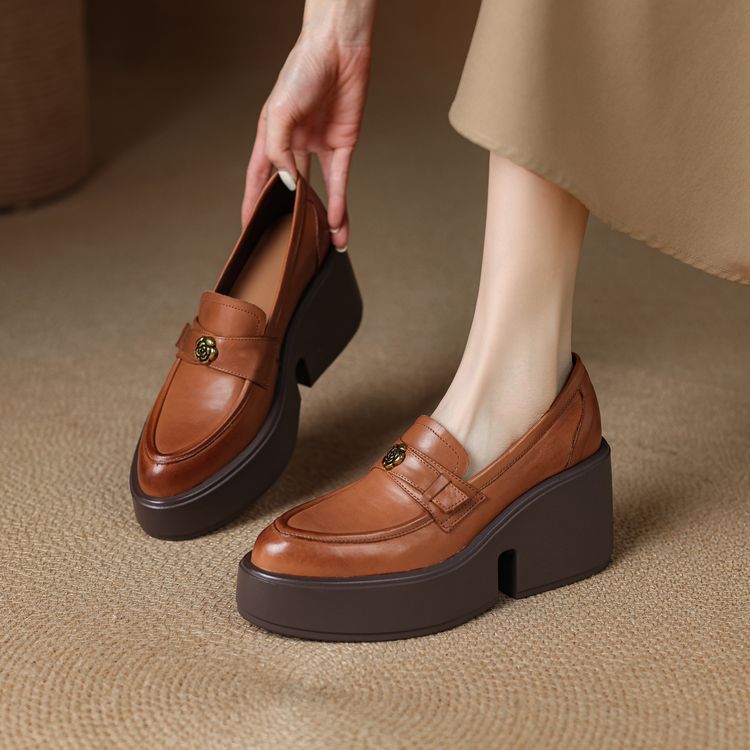 Women's High Authentic Platform Pointed Toe Camellia Wedge Loafers