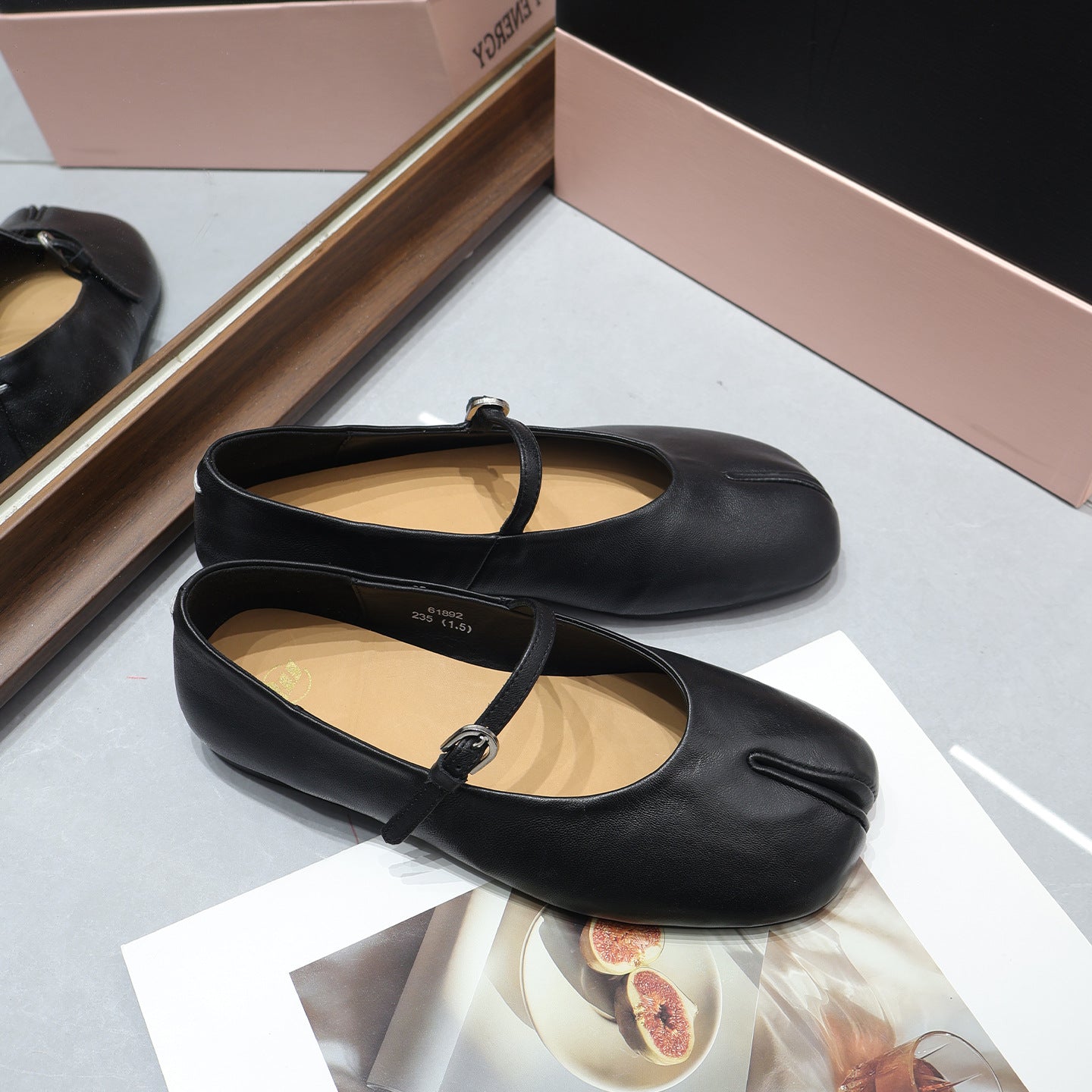 Women's Niche Retro Split Toe Mary Jane Soft Bottom Comfortable Women's Casual Shoes