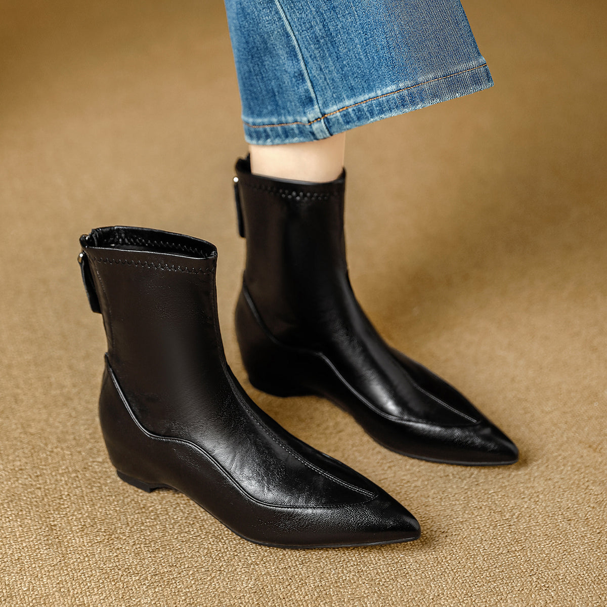 Women's Height Increasing Insole Pointed Toe Temperament Short Back Zipper Women's Leather Boots