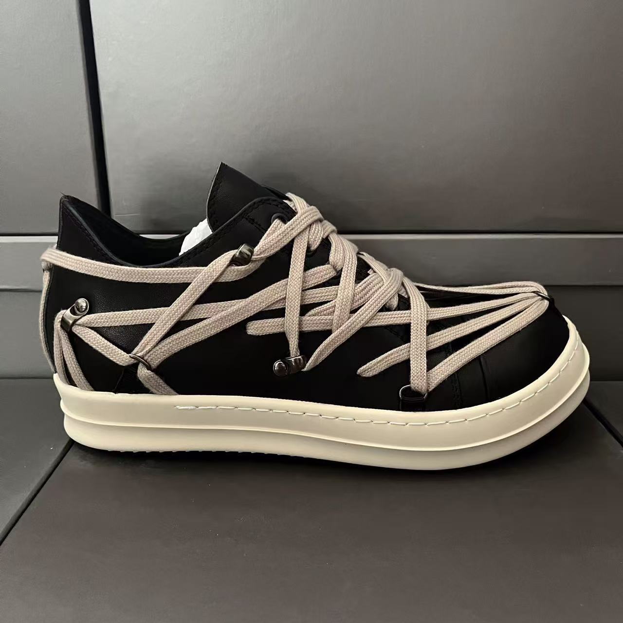 Men's Fashionable Genuine Pentagram Milk Fragrance Bottom Retro Men's Shoes