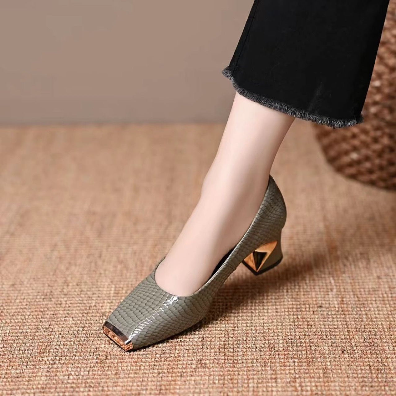 Women's Cowhide Metal Square Toe Low-cut French Style Temperament Chunky Comfortable Leather Shoes