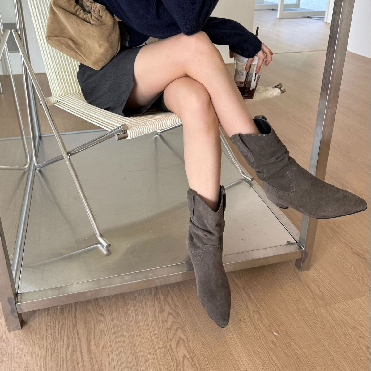 Women's Style Wide Circumference Chunky Middle Outer Heels