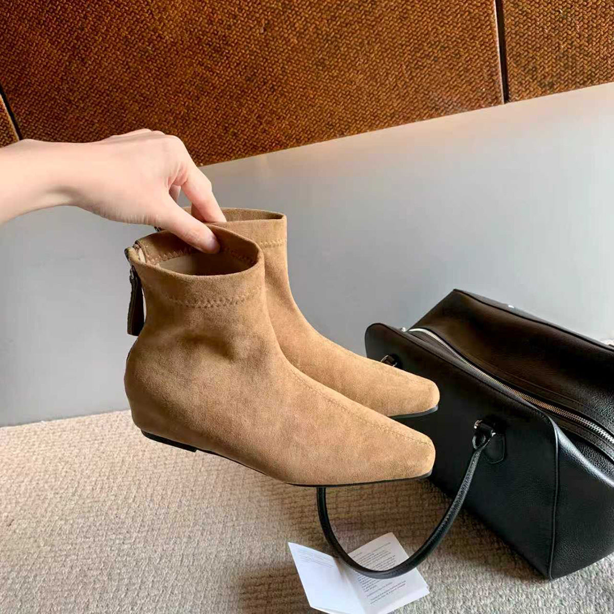 Women's Style Retro Pointed Toe Suede Versatile Height Increasing Insole Minimalist Women's Leather Boots