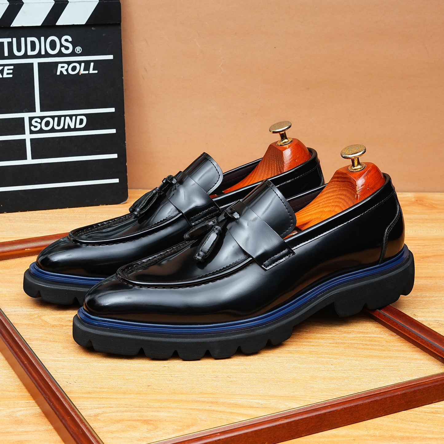 Men's Glossy Thick Bottom Red Blue Edge Men's Casual Leather Shoes