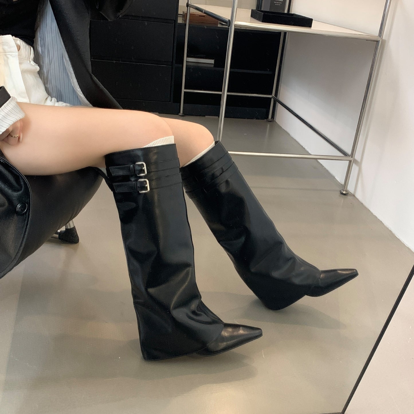 Korean Style Fashionable Pantyhose Pointed Toe Thin Mid Below The Women's Leather Boots