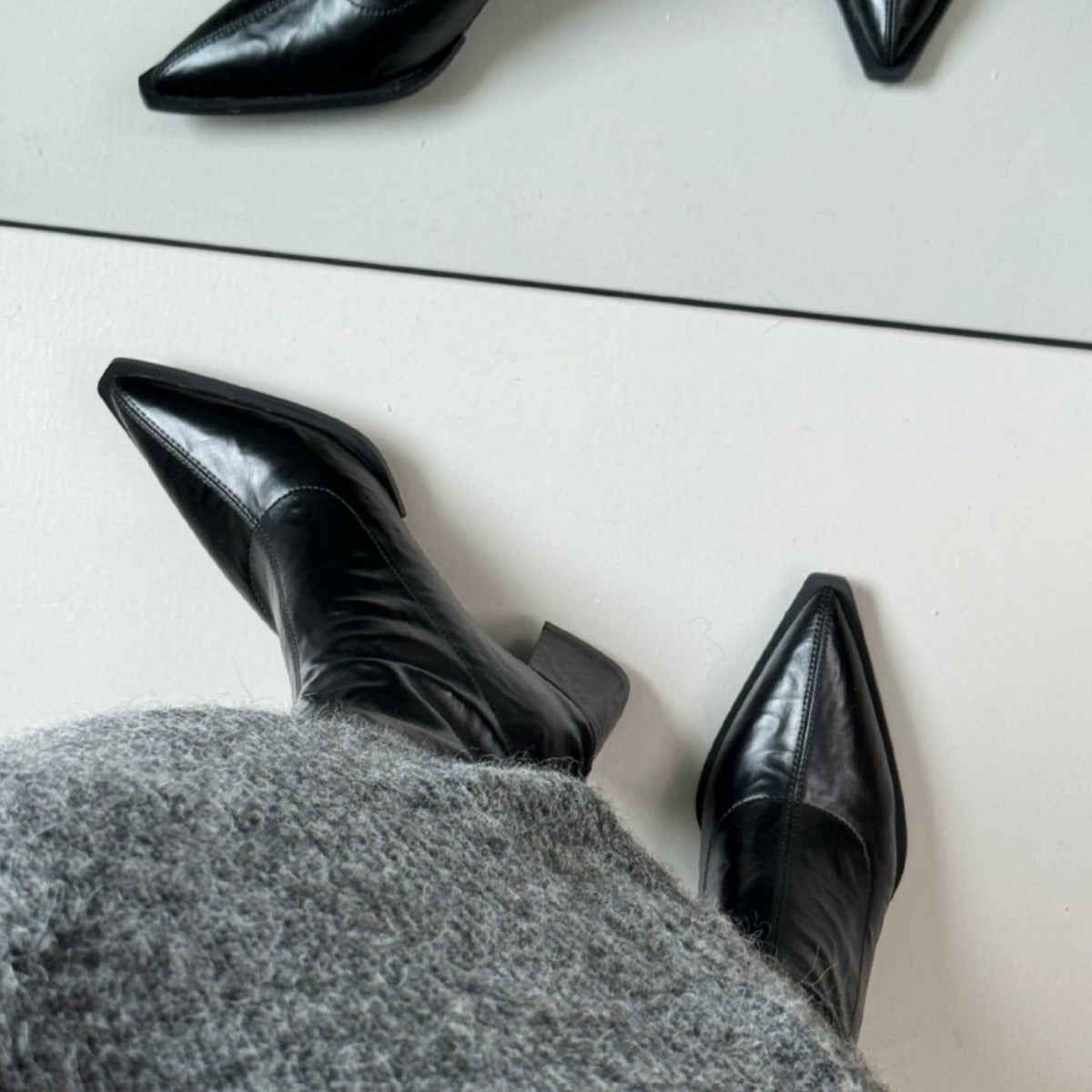 Women's Pointed Stretch High Thin Design Chunky Women's Leather Boots