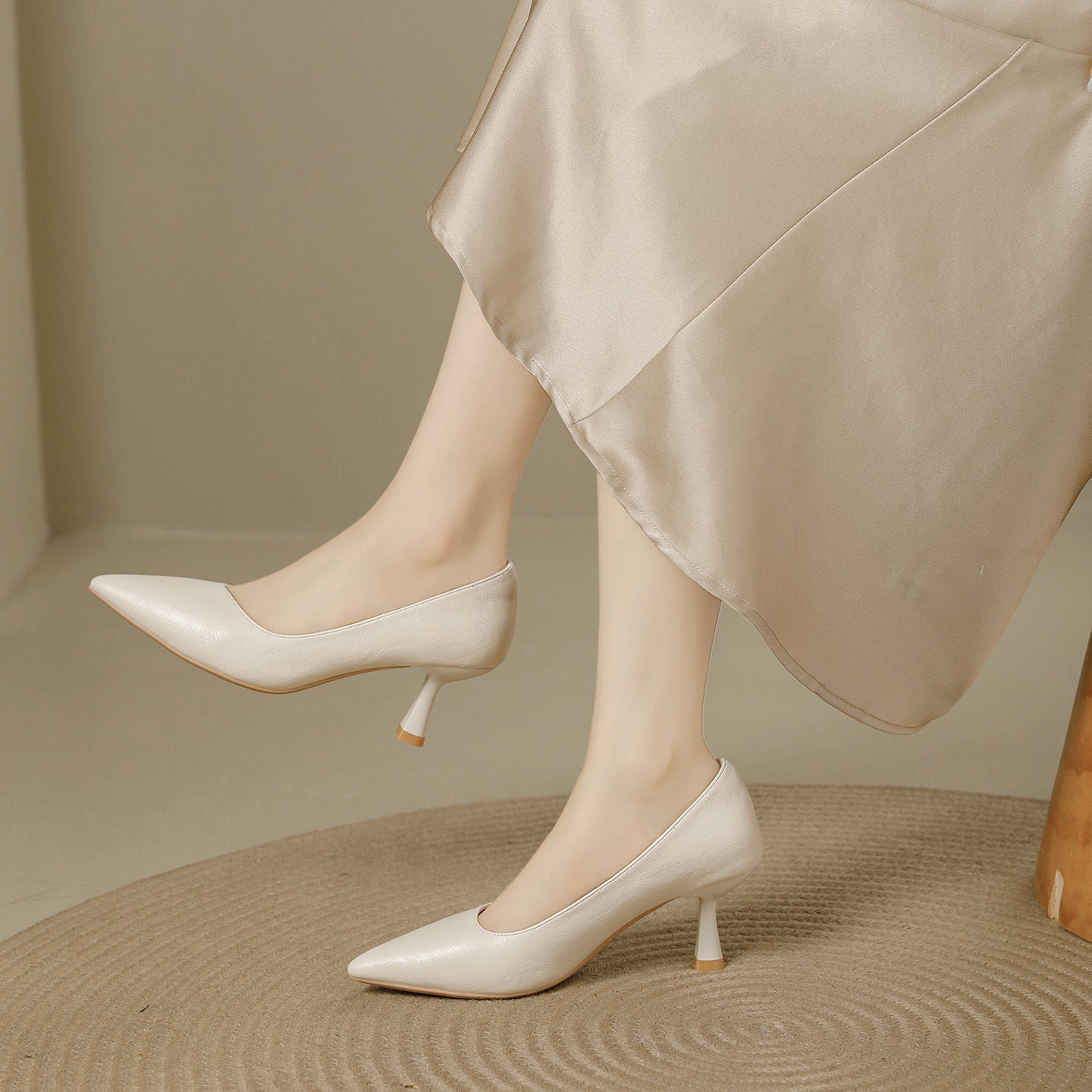 Women's Low-cut Soft Pumps Autumn Slimming Stiletto Simple Temperament Wild Professional Women's Fashion Shoes