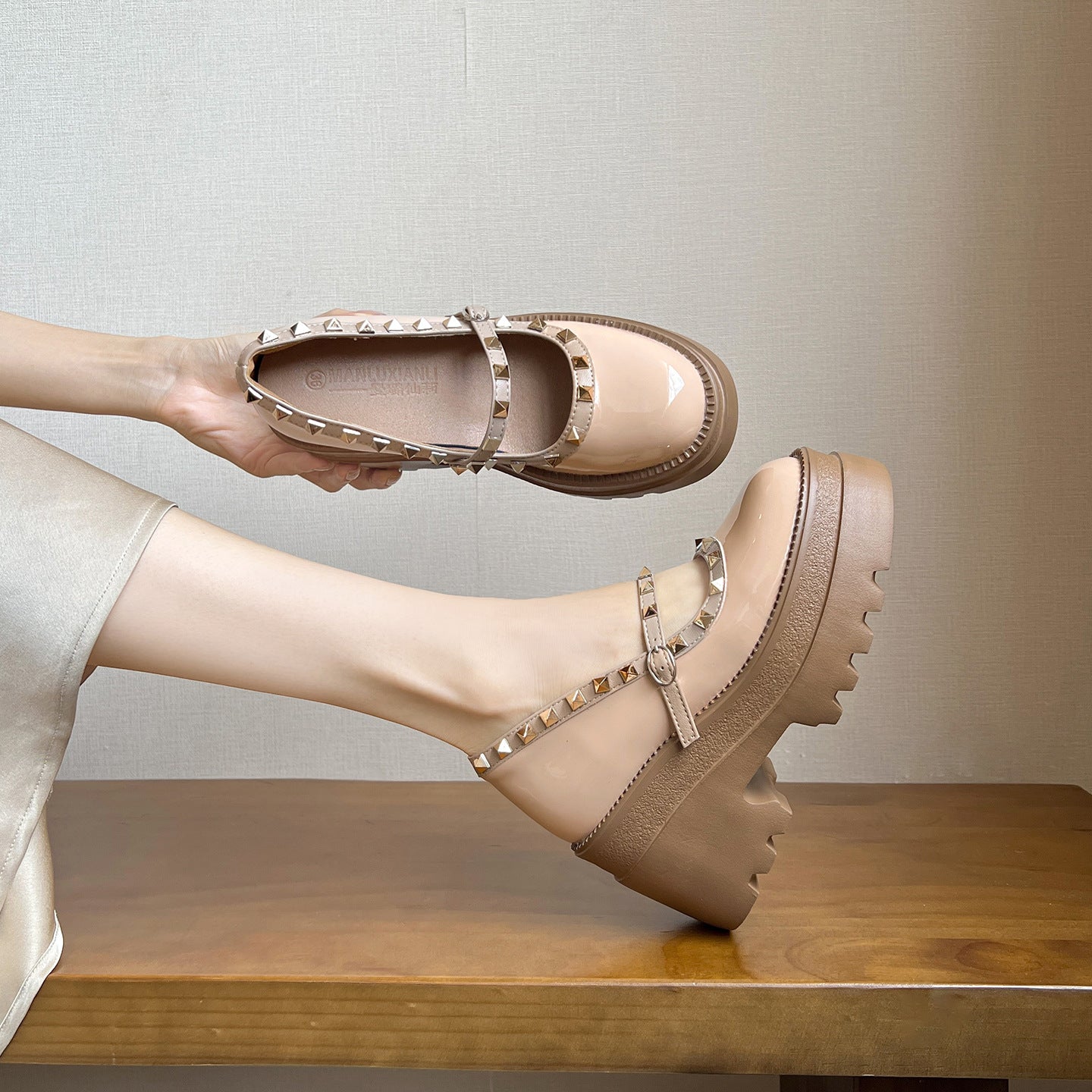 Women's Height Increasing Insole Thick-soled With Mary Leather Shoes