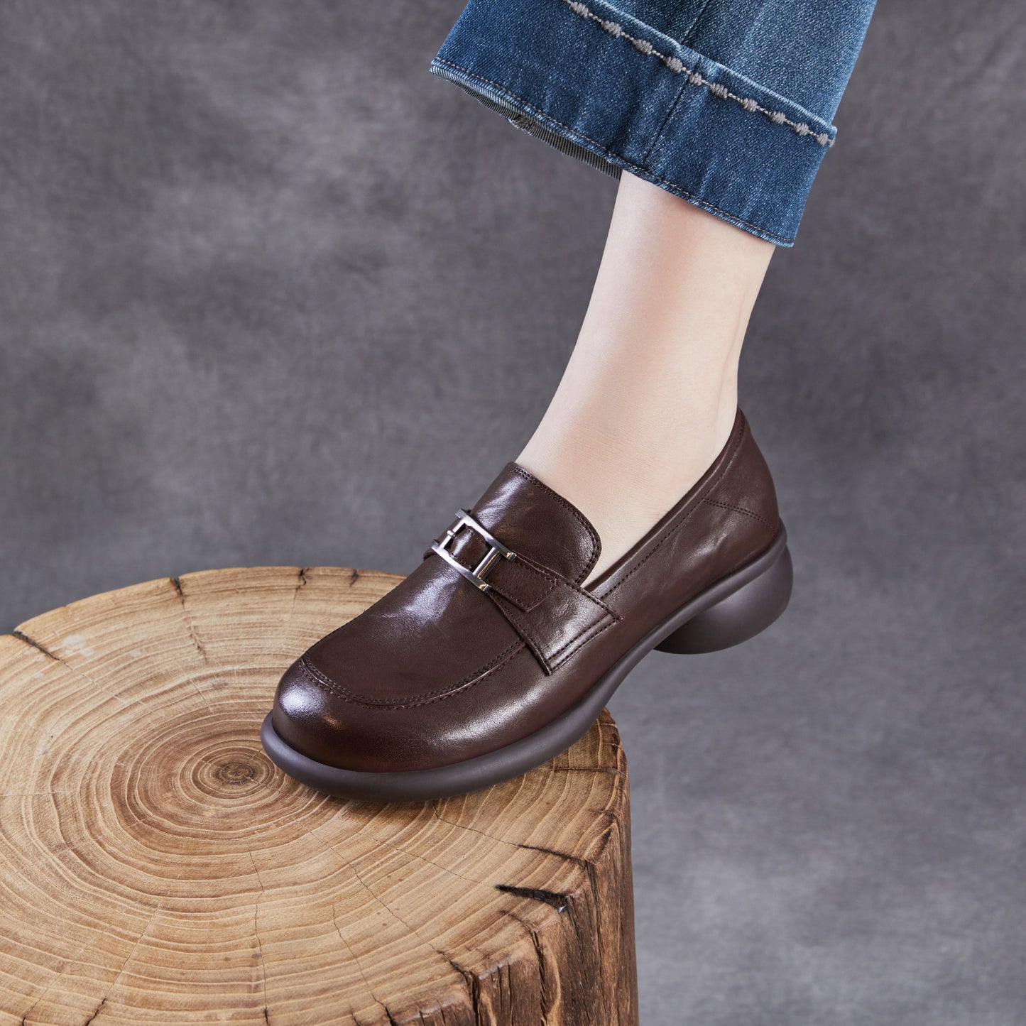 Women's Round Toe Soft Bottom Vintage Belt Buckle Mid-mouth Loafers