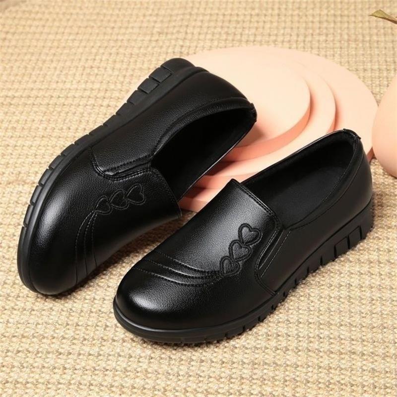 Women's Black Flat Bottom Slip On Mother Casual Shoes